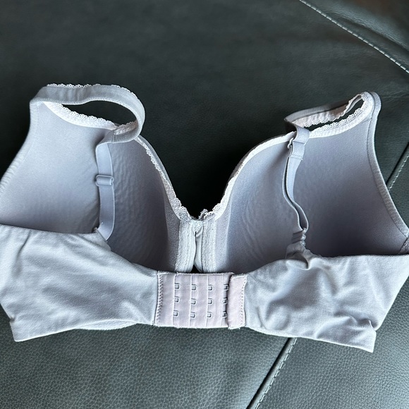 Victoria’s Secret Body by Victoria Lightly Padded Bra Gray Size 34DDD - Picture 3 of 4
